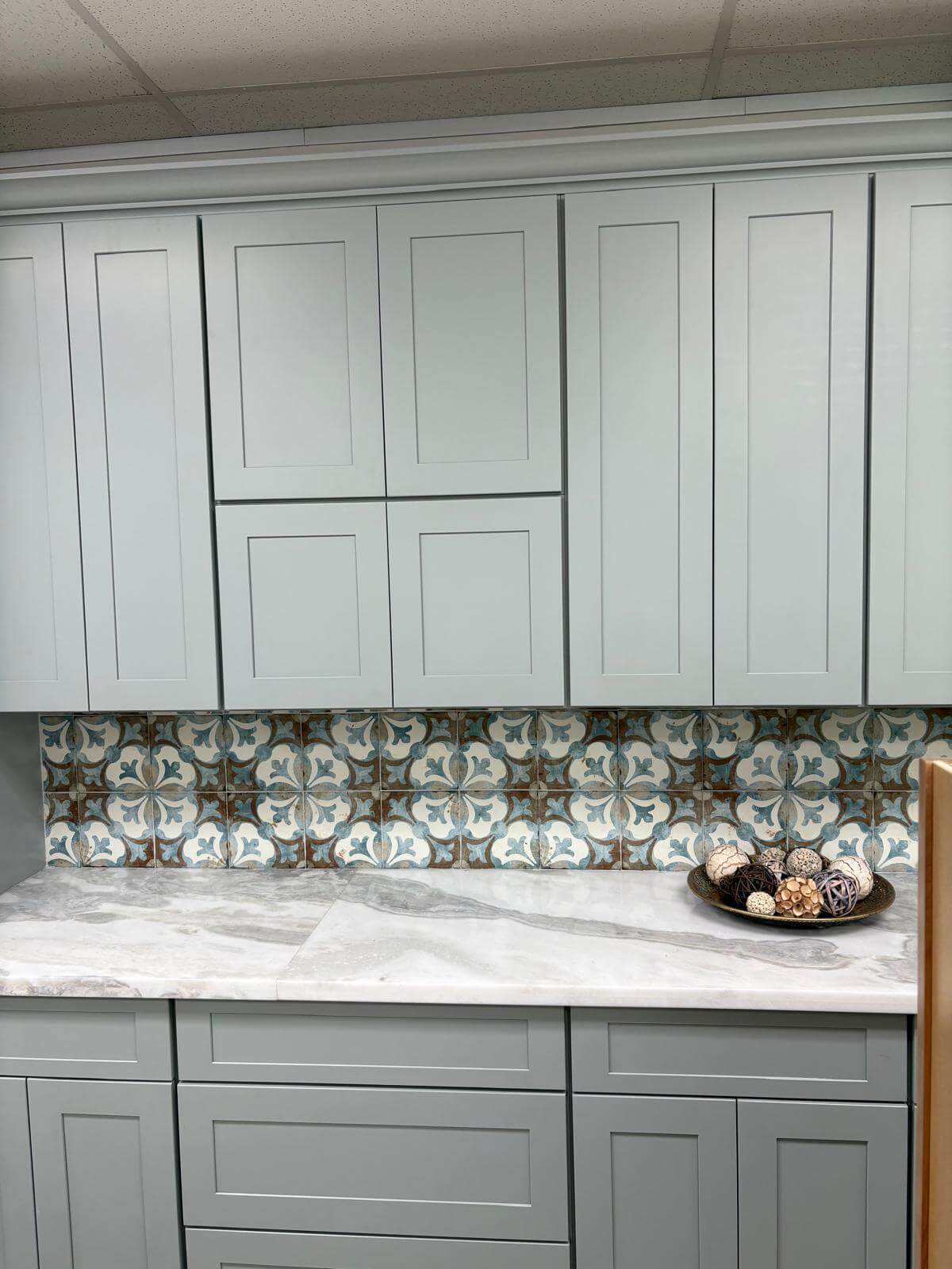Kitchen backsplash custom tile design